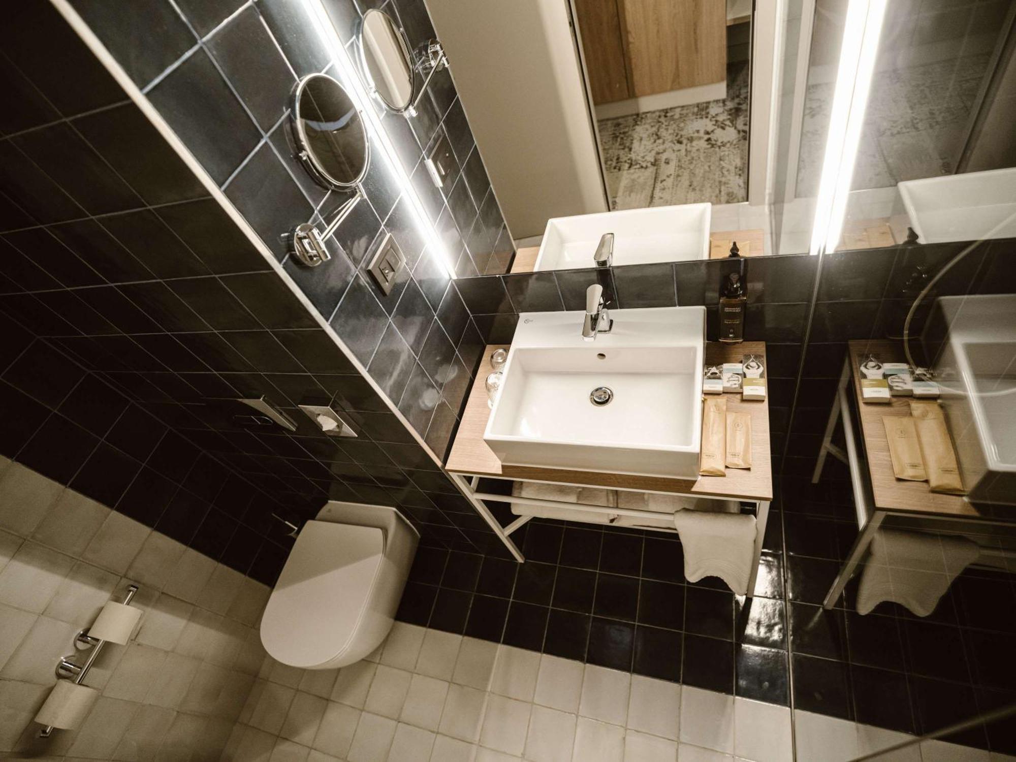 Mercure Arsenal Hotel 4*