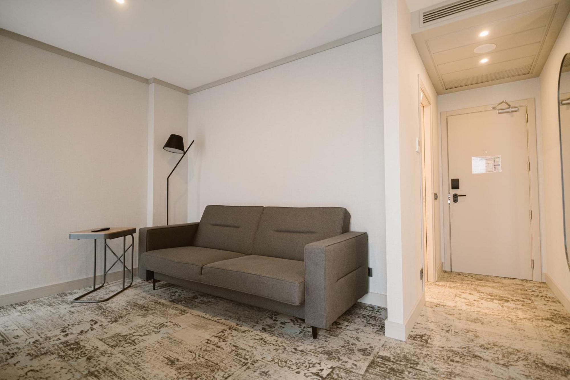 Mercure Arsenal 4*